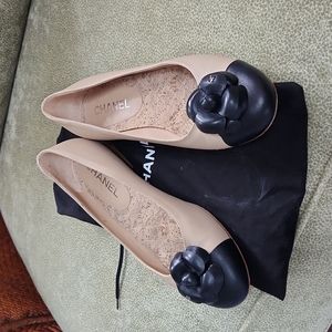 Chanel Nude and Black Flats with Camellia Flower 38 1/2 or 7 1/2 US